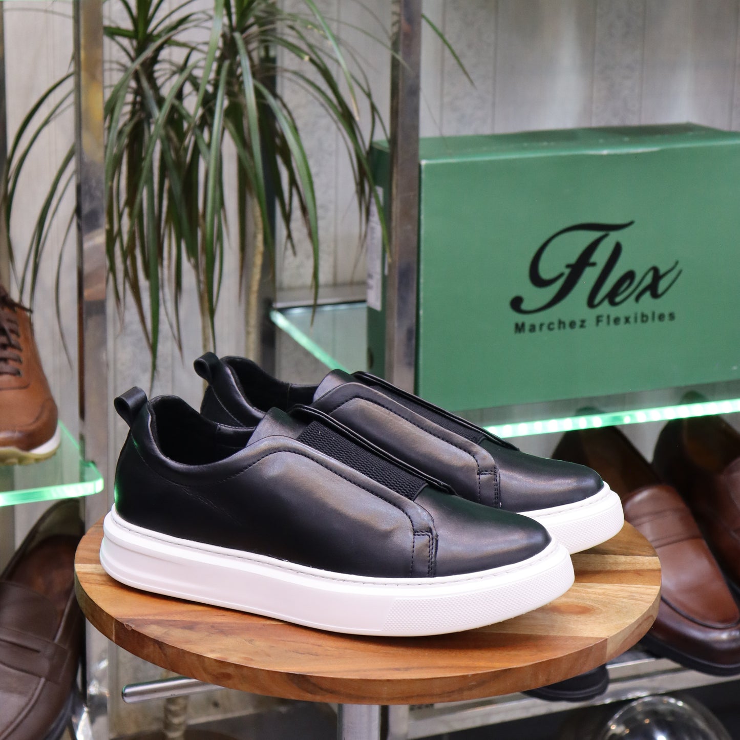 Basket en Cuir Noir - Inge