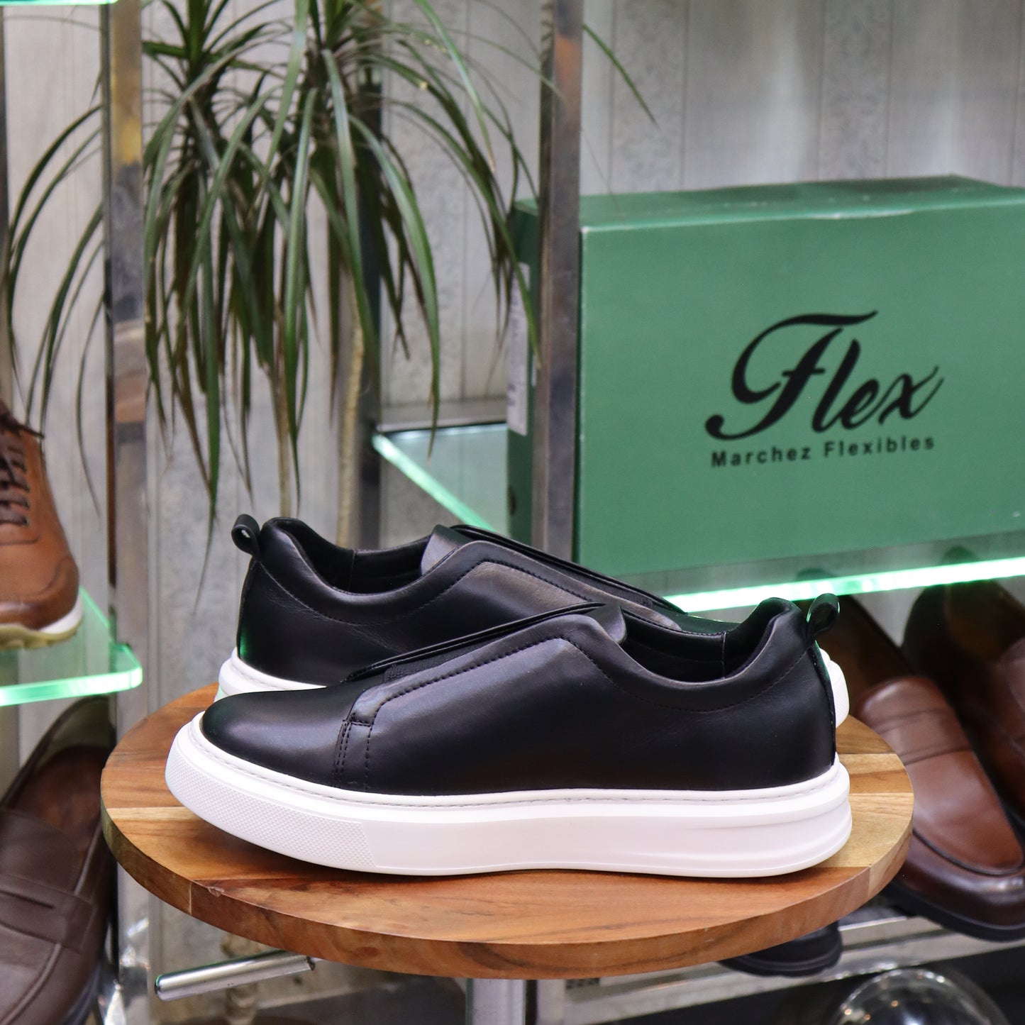 Basket en Cuir Noir - Inge