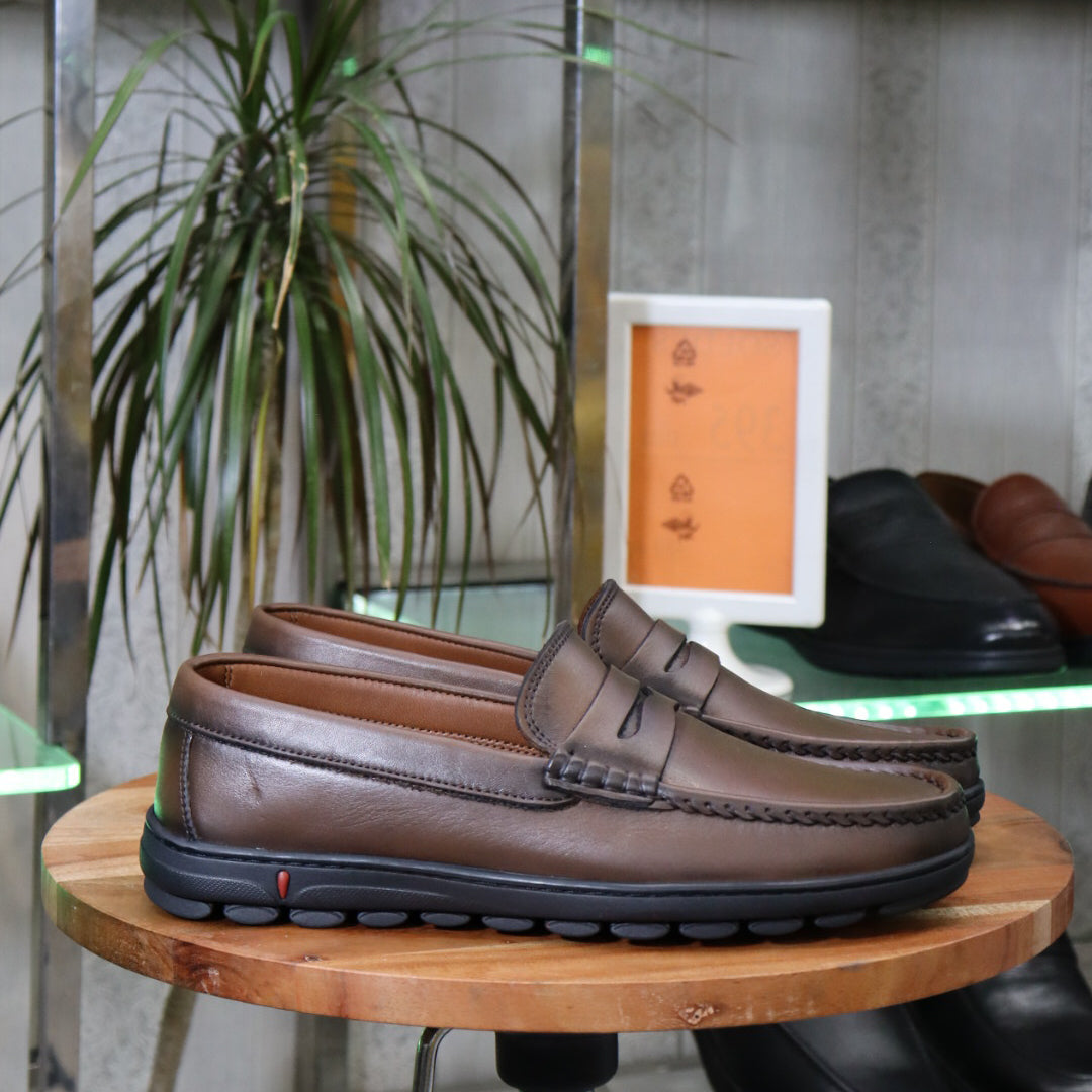 Mocassin En Cuir homme en cuir naturel - Flexshoes, confort et style marocain
Mocassin En Cuir homme en cuir véritable - Flexshoes Maroc, qualité premium
