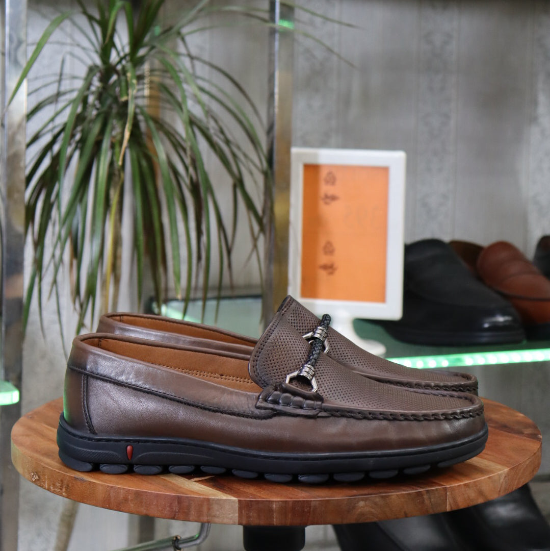 Mocassin En cuir marron pour homme - Élégance et confort
Acheter Mocassin En Cuir g pour homme - Flexshoes Maroc