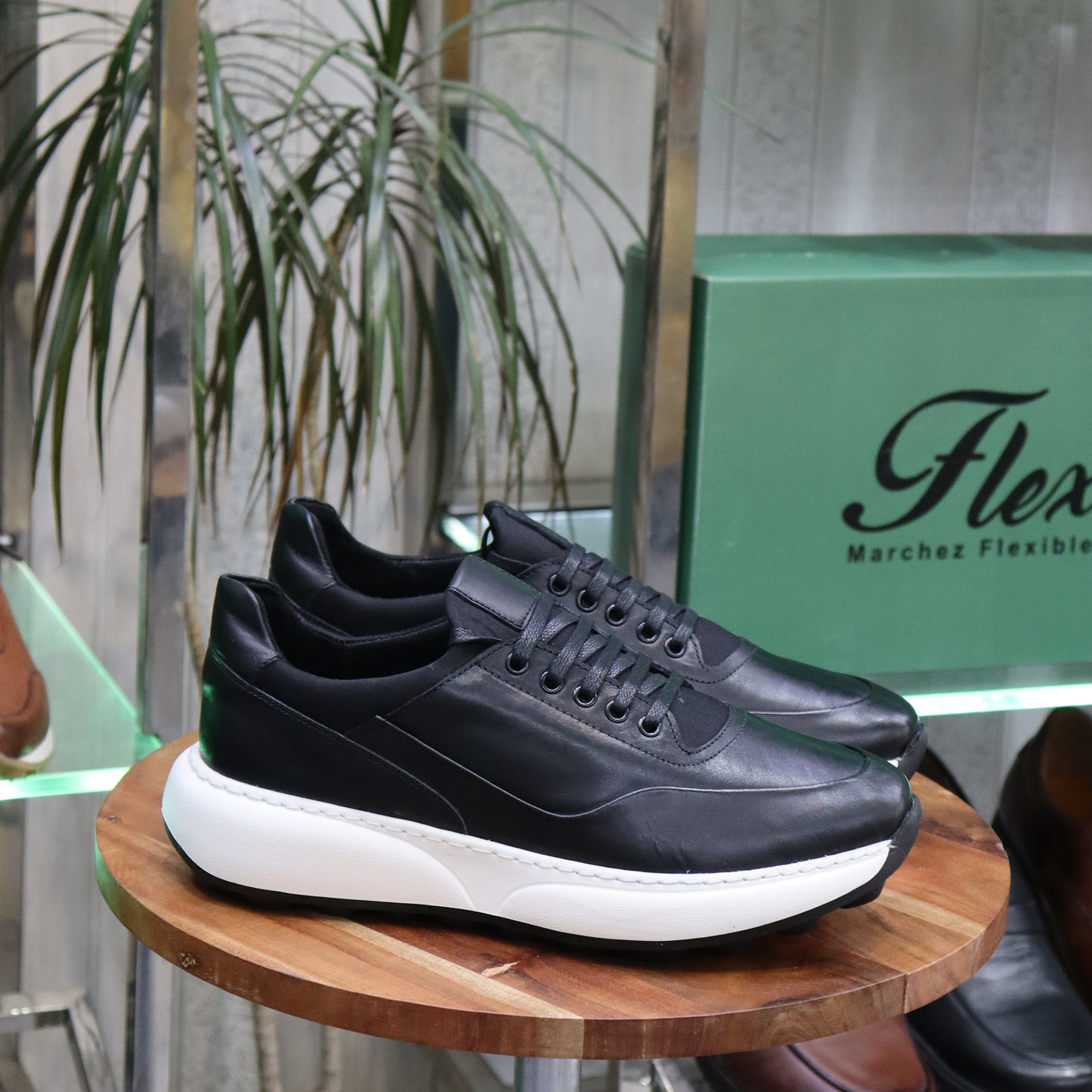 Basket En Cuir Noir - Kokoe