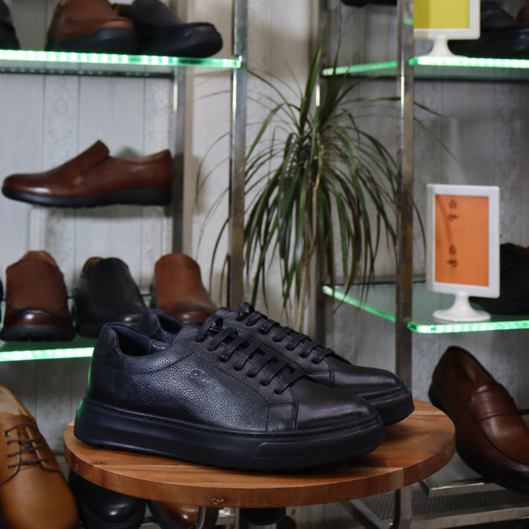 Basket  En Cuir Noir -  Meriot