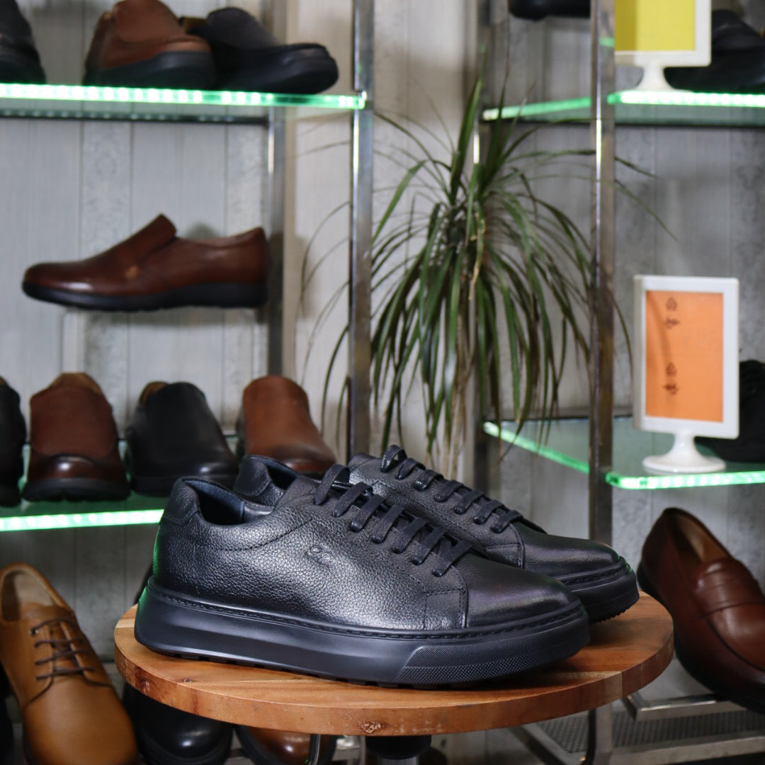 Basket  En Cuir Noir -  Meriot