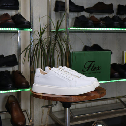 Basket en cuir blanc homme avec panneau perforé et semelle épaisse - Flexshoes