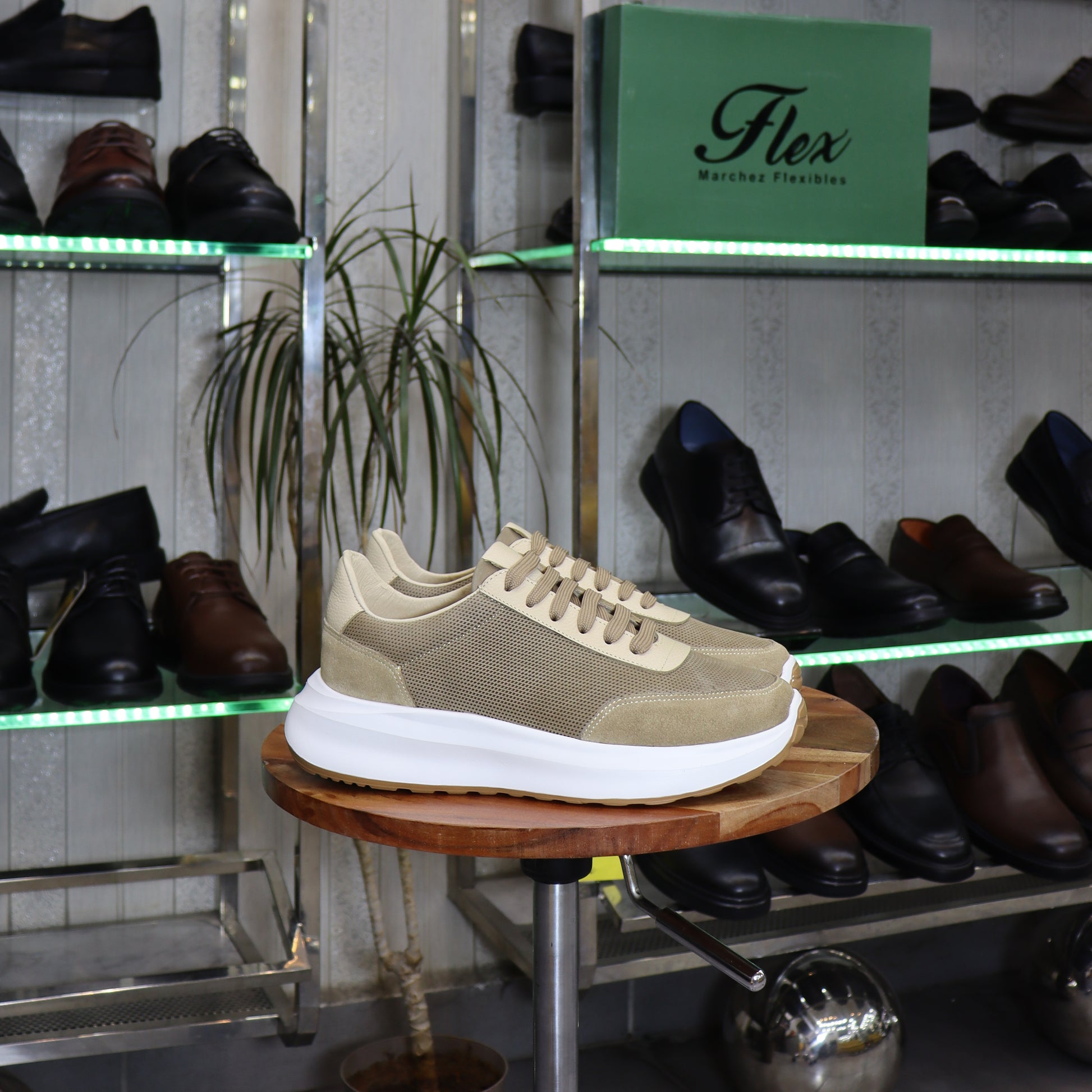 Basket en cuir beige sable homme style runner semelle chunky blanche - Flexshoes