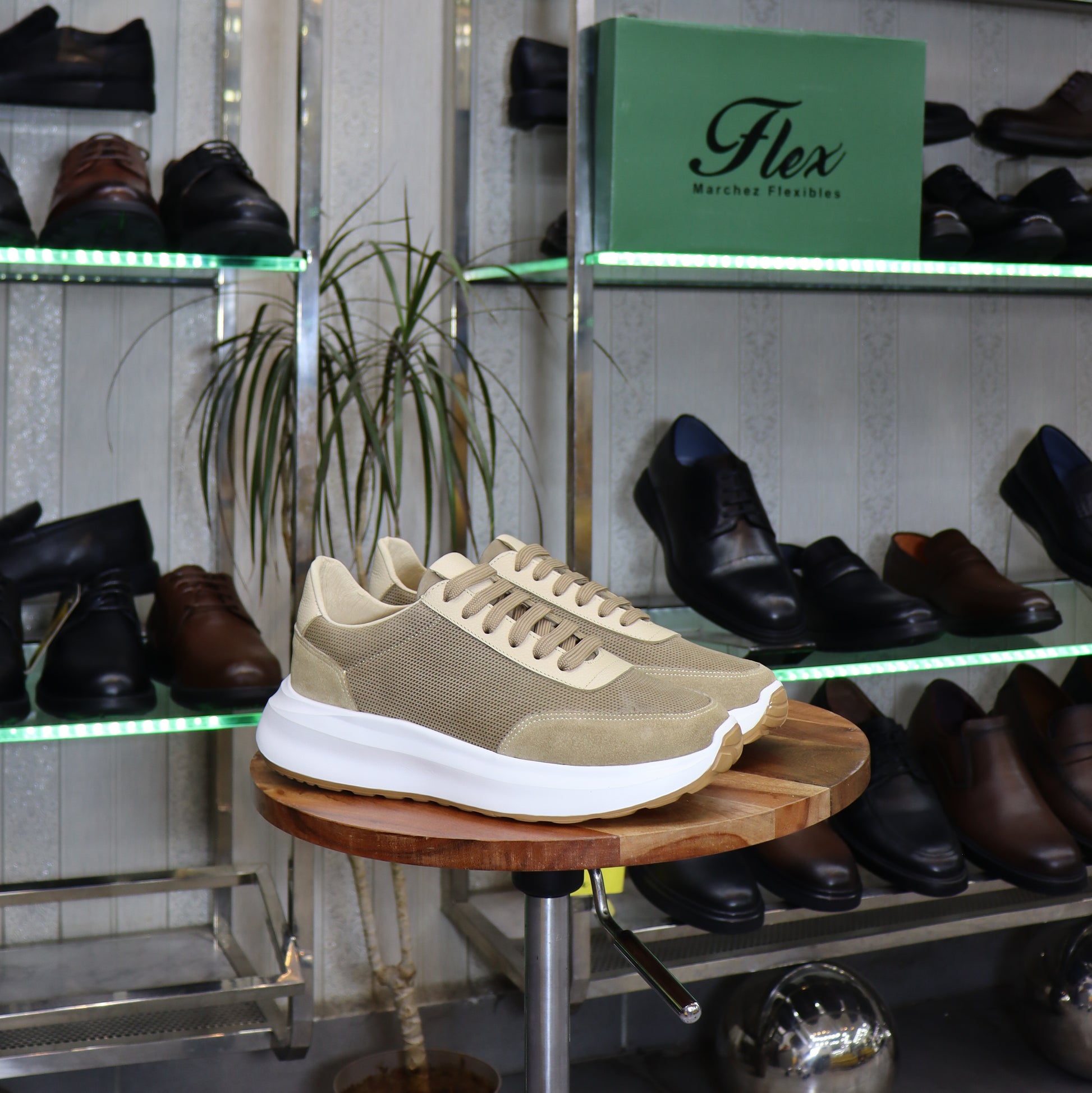Basket en cuir beige sable homme style runner semelle chunky blanche - Flexshoes