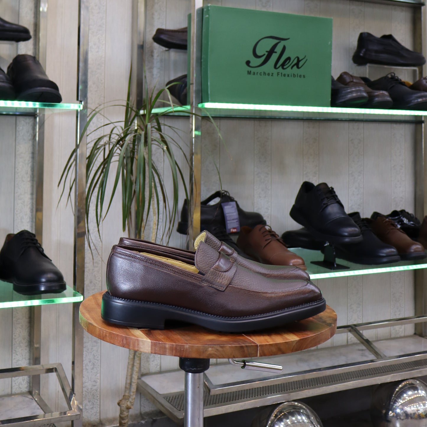 Mocassin penny loafer marron en cuir grainé pour homme - Flexshoes