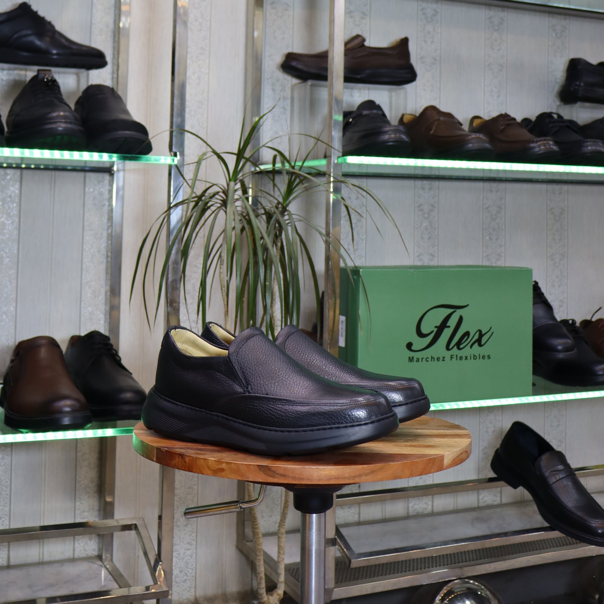 Mocassin noir en cuir pour homme, semelle souple confort - Flexshoes