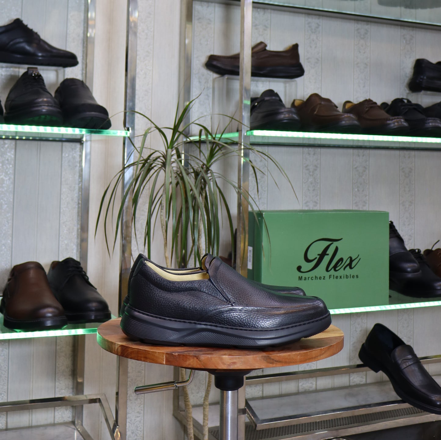 Mocassin noir en cuir pour homme, semelle souple confort - Flexshoes