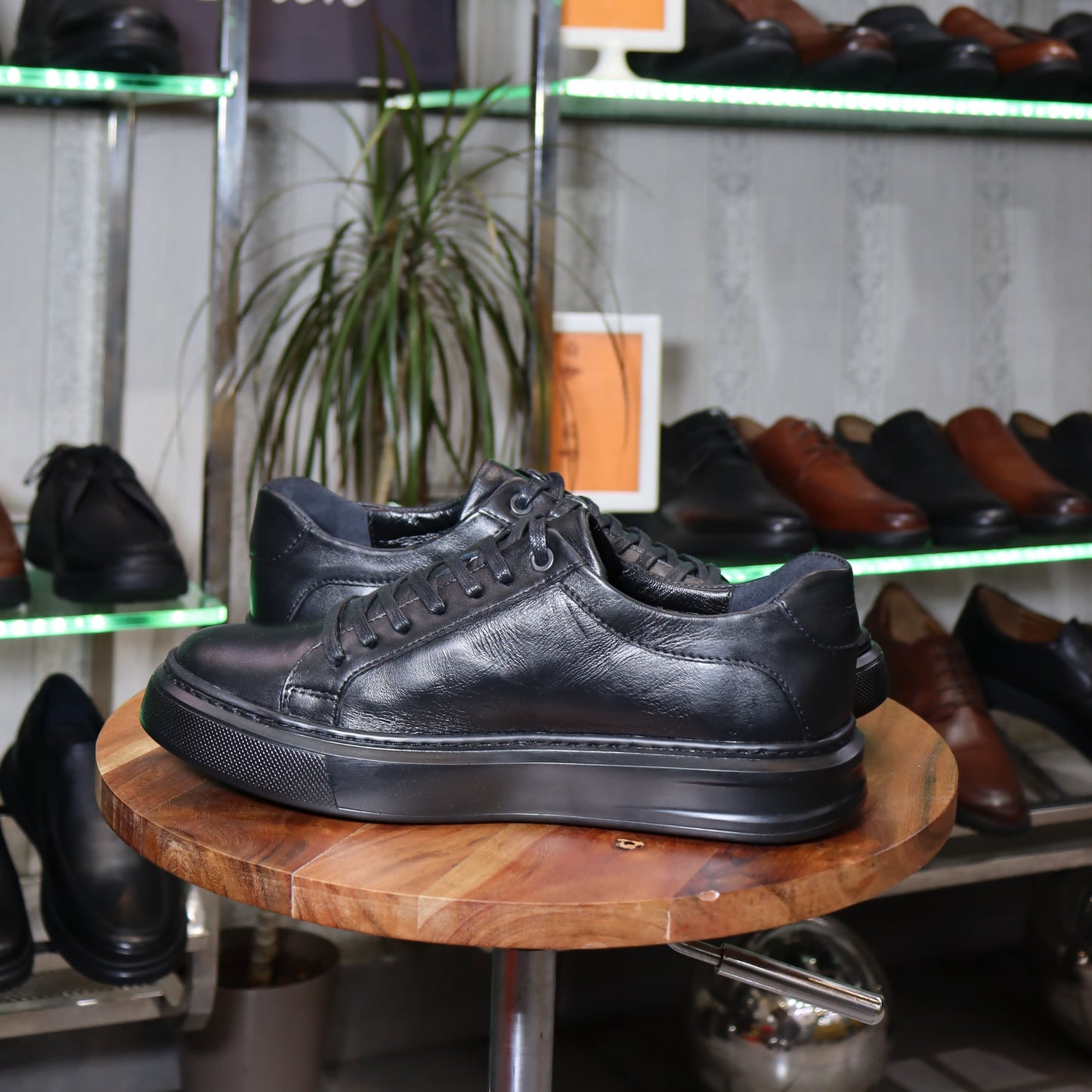 Kooper - Basket en cuir noir lisse