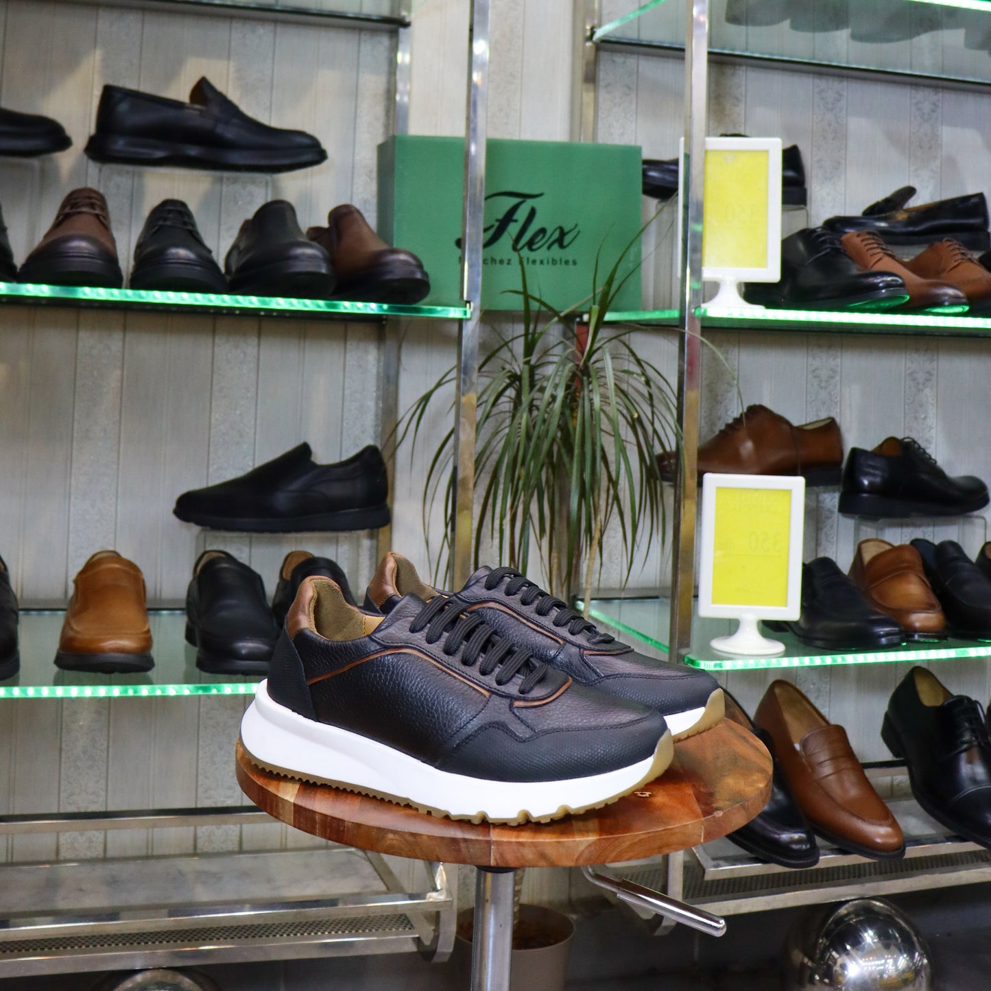 Basket  En Cuir Noir - Iris