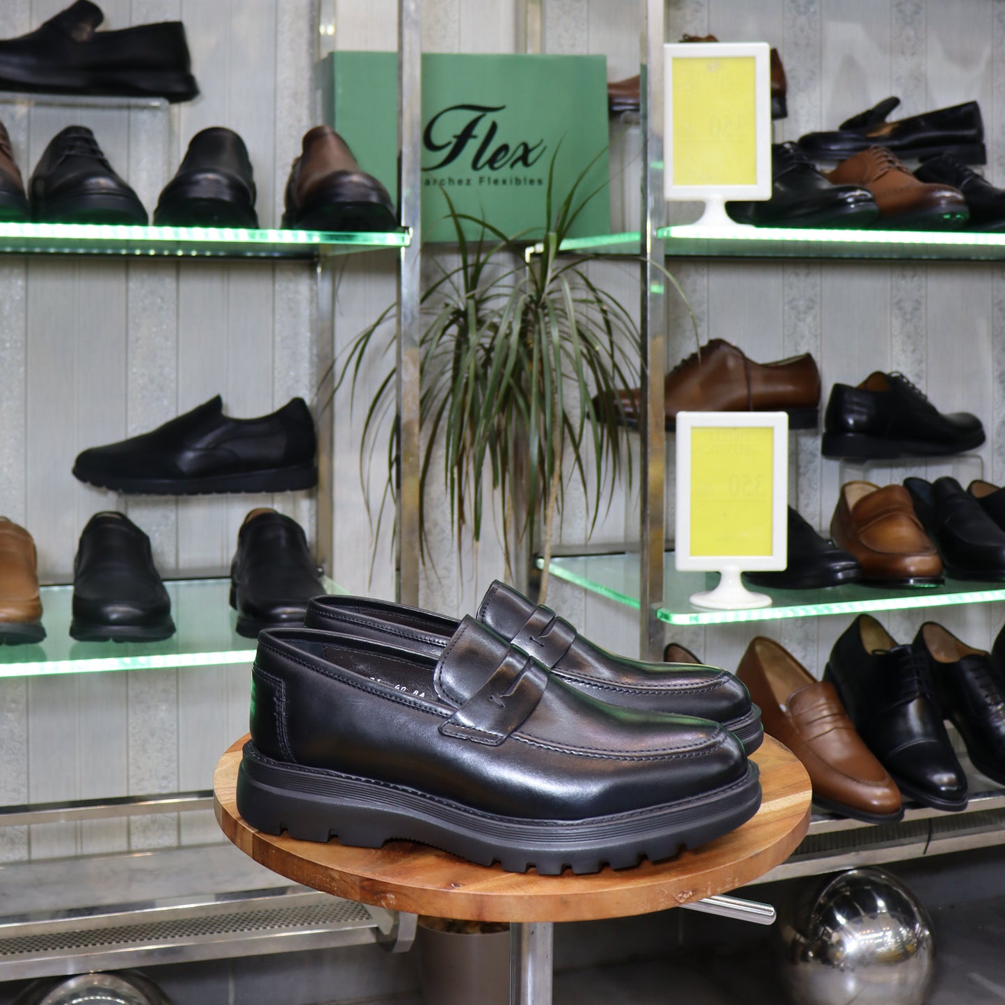 Chaussures Mocassin Homme En Cuir Noir – Semelle EVA FlexShoes - Wembley