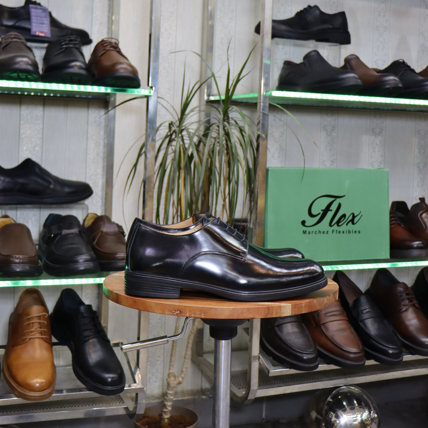 Chaussure Derby  En Cuir Noir Démasquable - Rabat