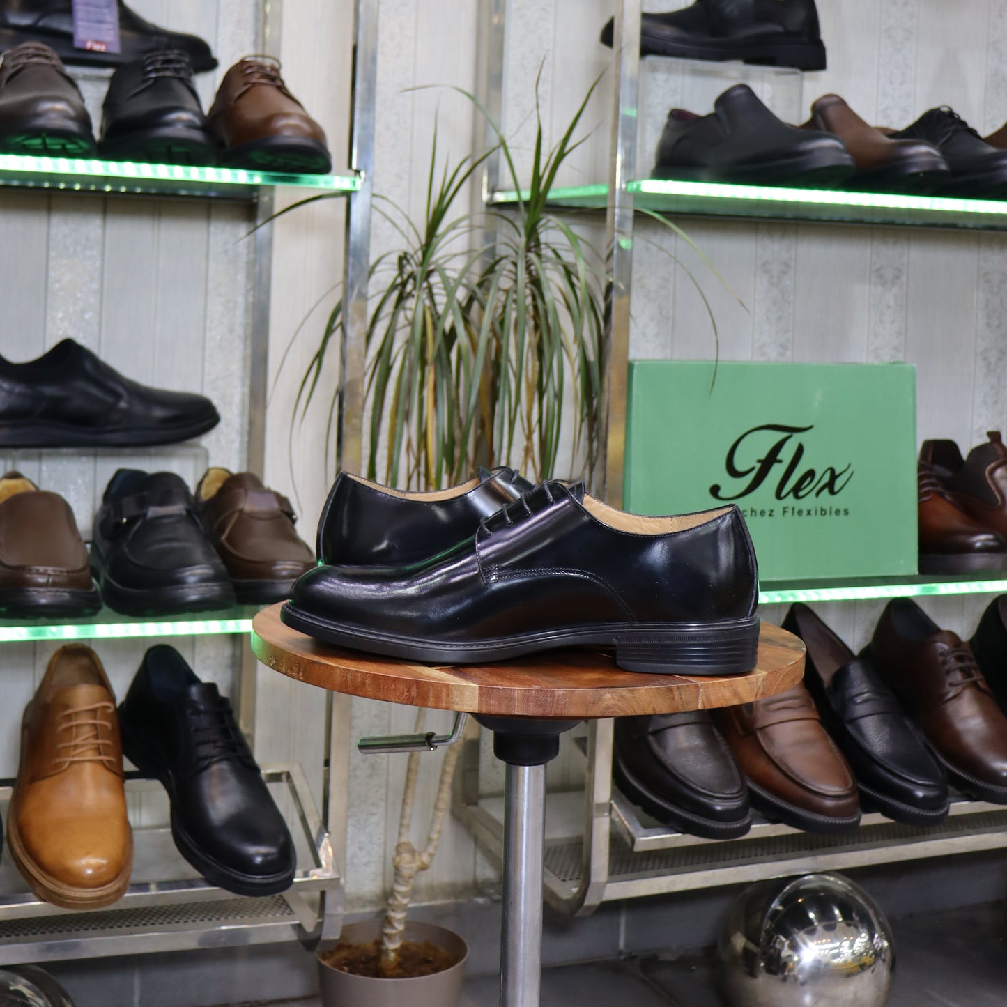 Chaussure Derby  En Cuir Noir Démasquable - Rabat