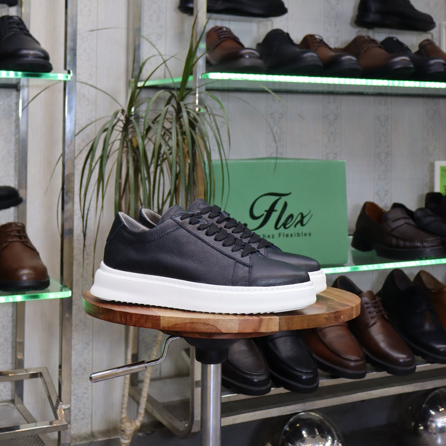 Basket  En Cuir Noir - Essaouira