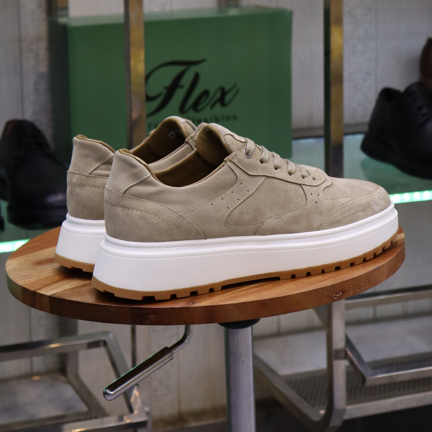 Baskets En Daim Beige pour Hommes au Maroc - Tirraf