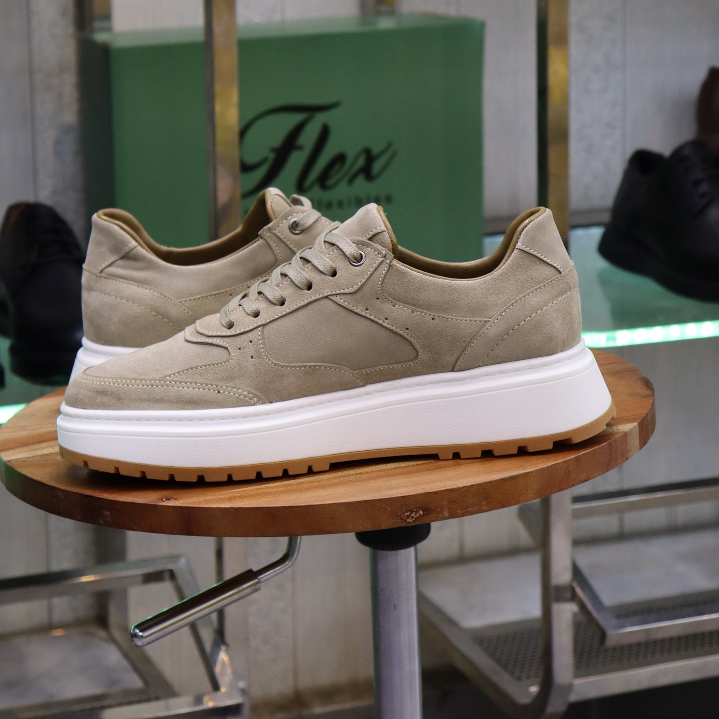 Baskets En Daim Beige pour Hommes au Maroc - Tirraf