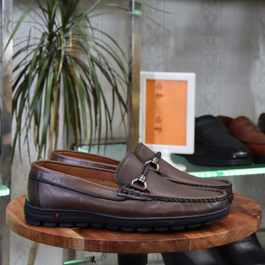 Mocassin  En cuir marron pour homme - Élégance et confort
Acheter Mocassin En Cuir g pour homme - Flexshoes Maroc 