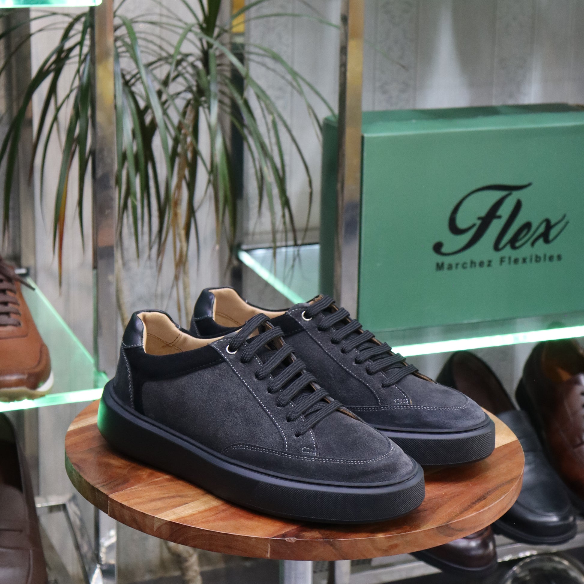 Basket  En Cuir Noir Nubuck - Vigo